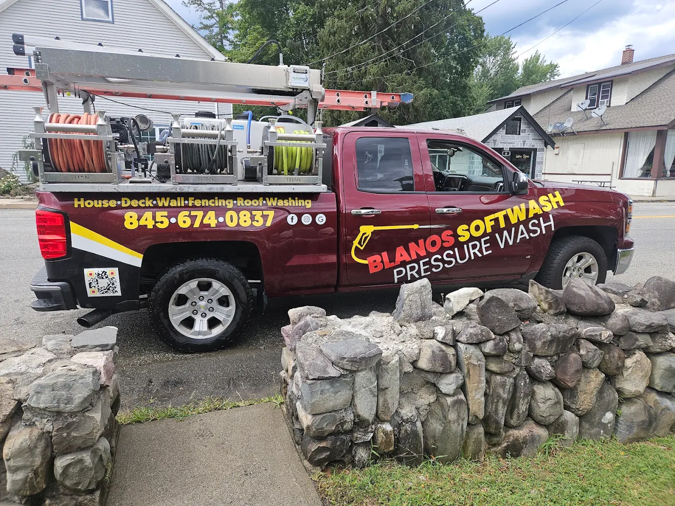 Blanos Softwash red pressure wash truck